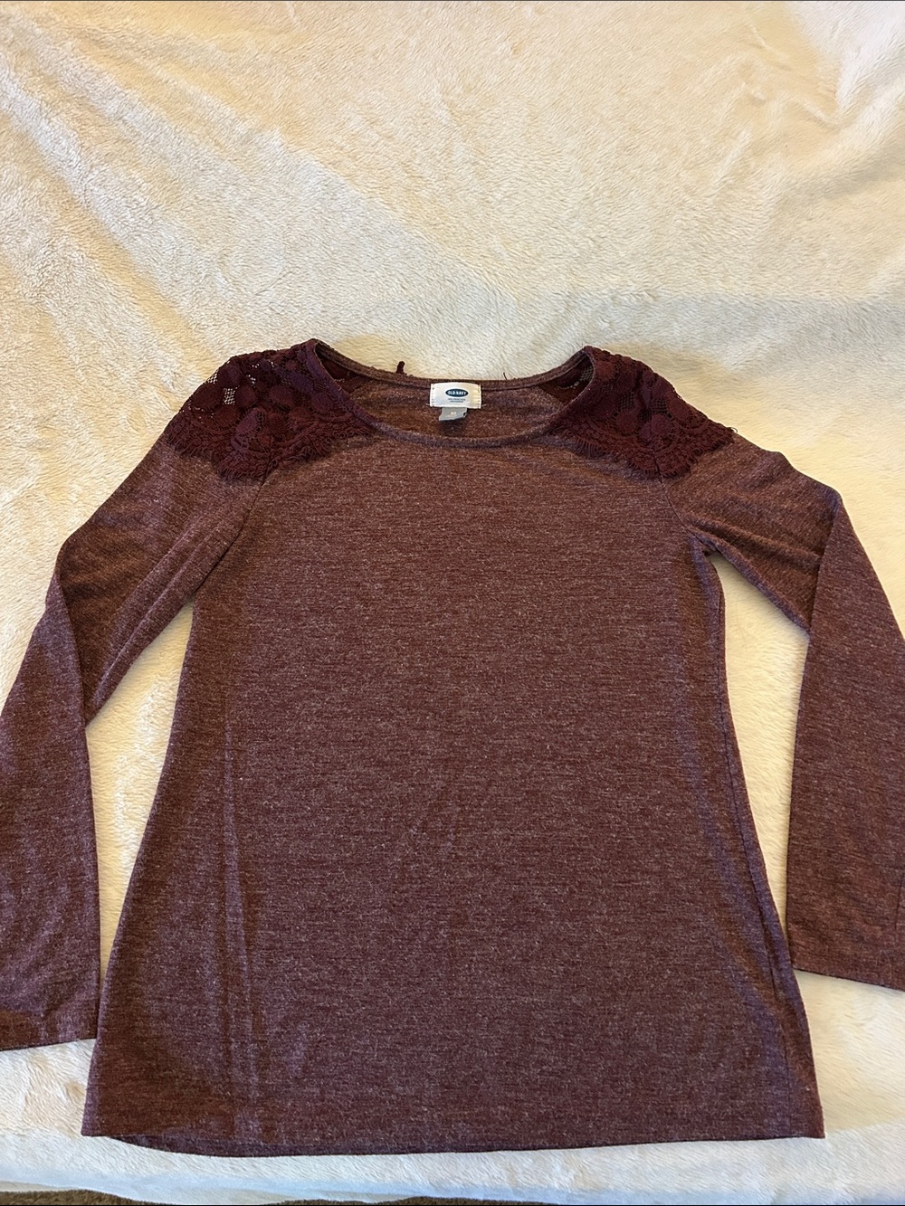 Old Navy Women's Burgundy Lace-Shoulder Long Sleeve Tee